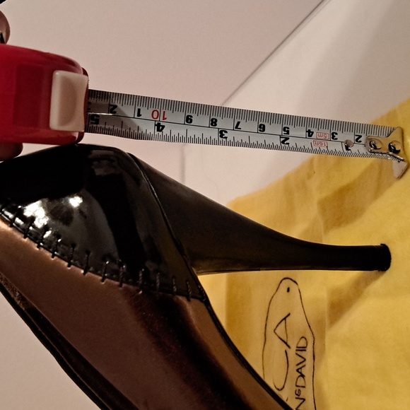 Joan & David Circa Size 10M Brown and Gold with Brown Bow and Peep Toe - Picture 7 of 10